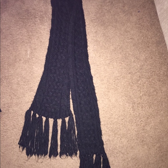 Juicy docks&Blk scarf - Picture 1 of 1